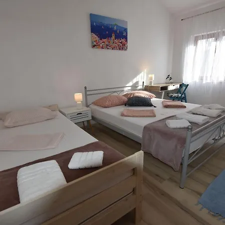 Semesterbostad House Reful *