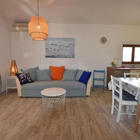 House Reful Semesterbostad *